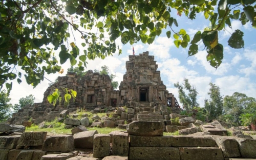 Wat Ek Phnom à Battambang : temple ancien et pagode moderne