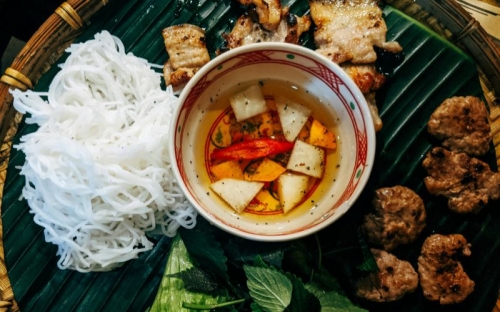 Recette du Bun Cha : le guide facile pour réussir ce classique de Hanoï