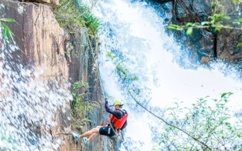 Canyoning à Da Lat : aventure, cascades et sensations fortes au Vietnam