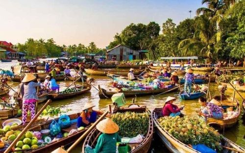 Marché flottant de Long Xuyen : le plus authentique du delta du Mékong