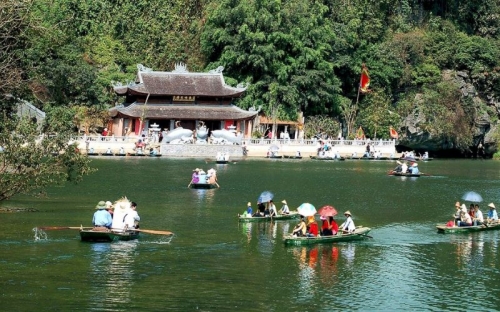 Pagode des Parfums à Hanoï : voyage entre nature, spiritualité et traditions