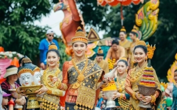 Nouvel An laotien 2026 : voyager pendant le Boun Pi Mai