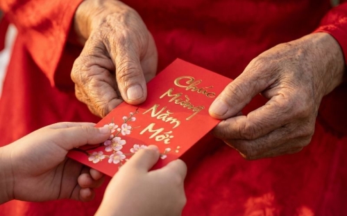 Lì Xì au Vietnam : la tradition des enveloppes rouges du Têt