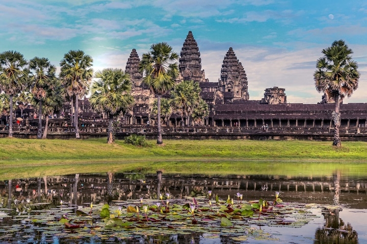 Strolling in the Temples of Angkor Park - 6 days